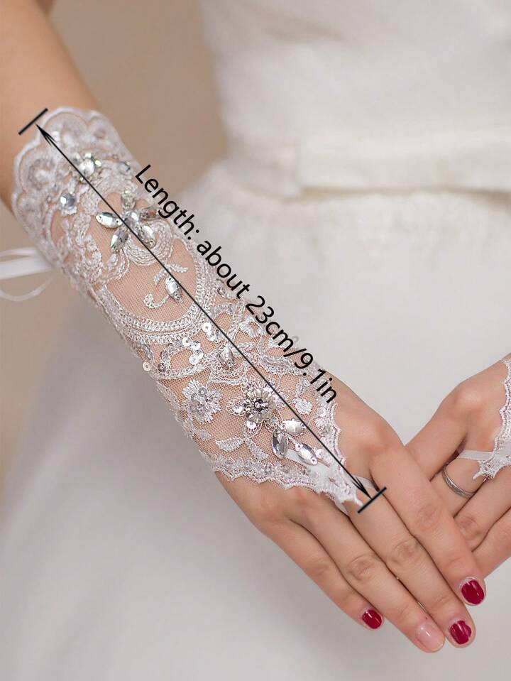Guantes anillo con encaje y pedreria