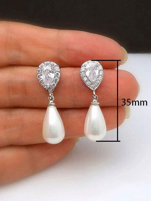 Aretes perla en gota plateados