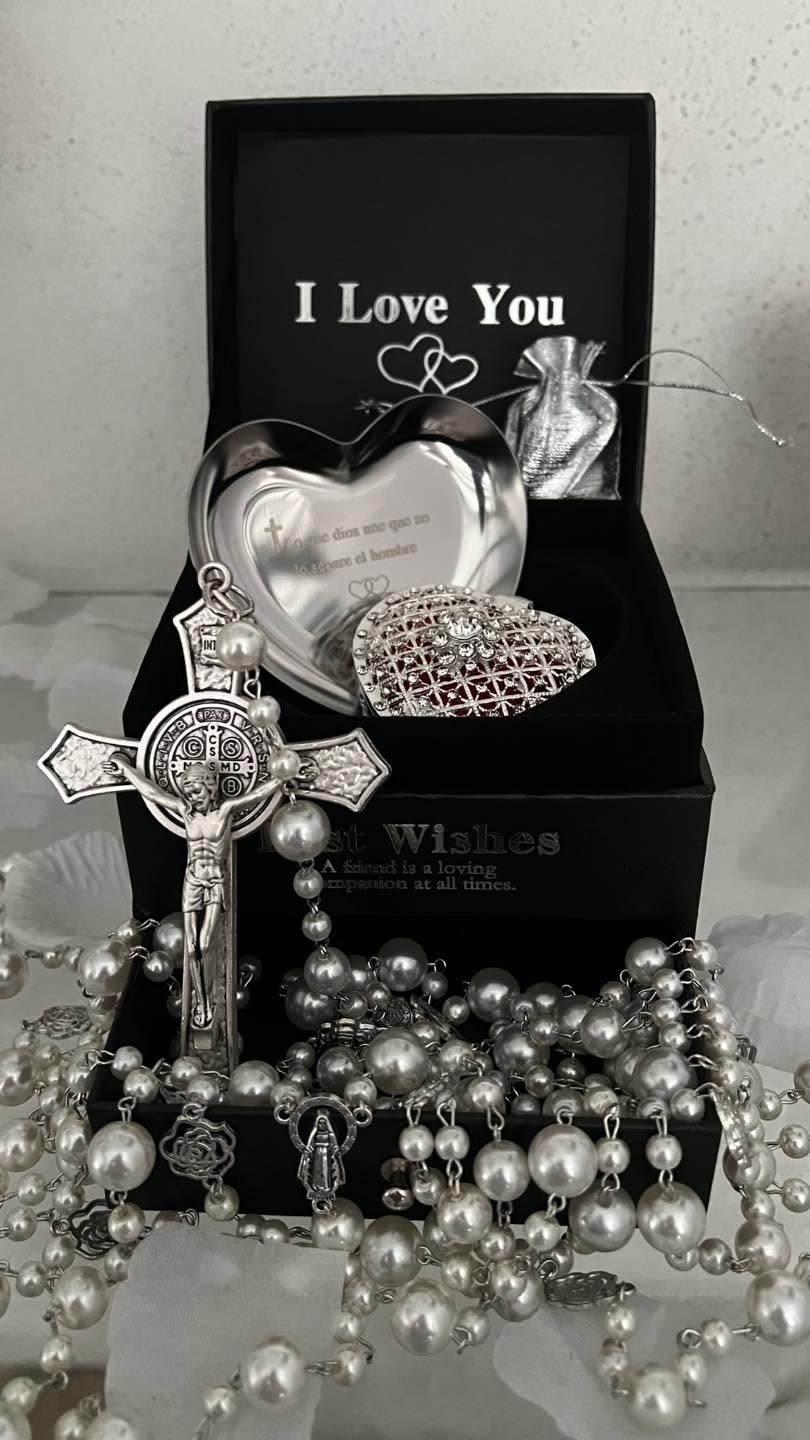 Estuche completo: Arras, Cofre, Bandeja, Lazo Nupcial.