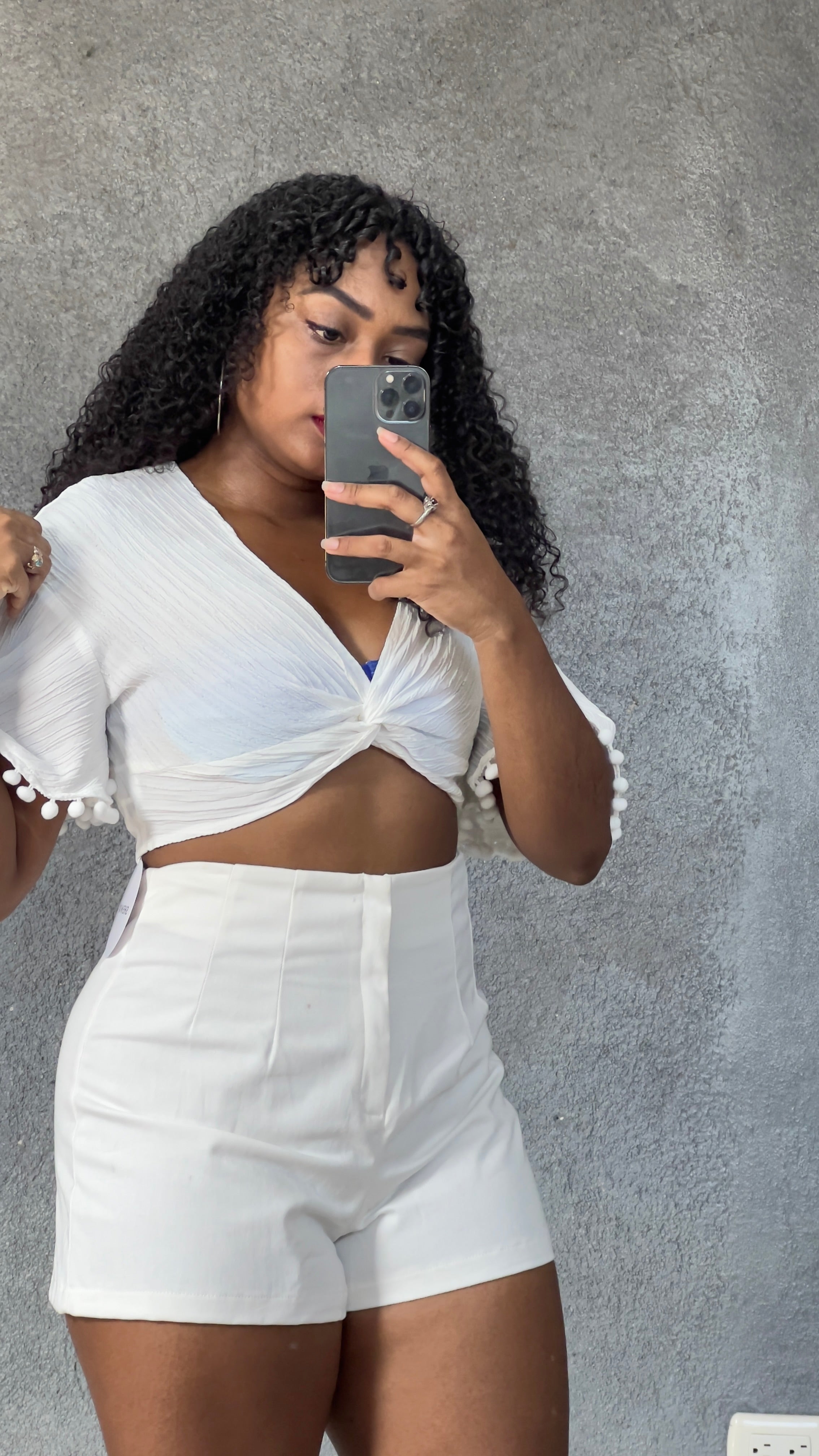 Short blanco con pinzas
