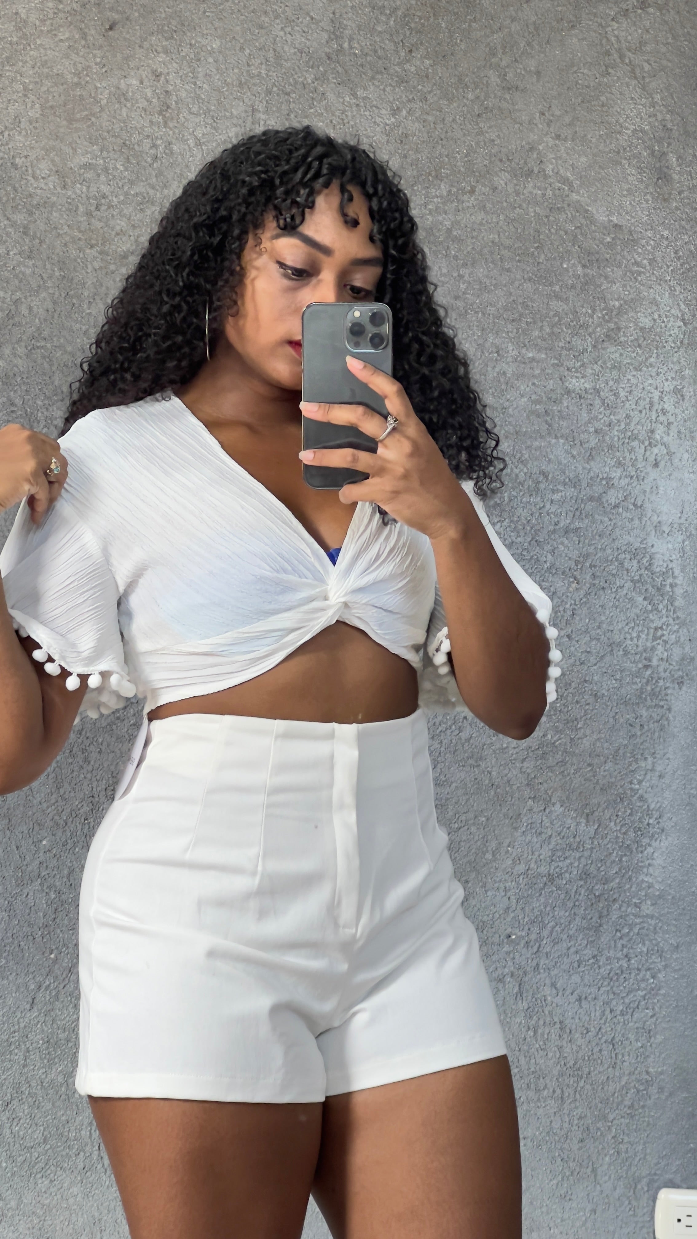 Short blanco con pinzas