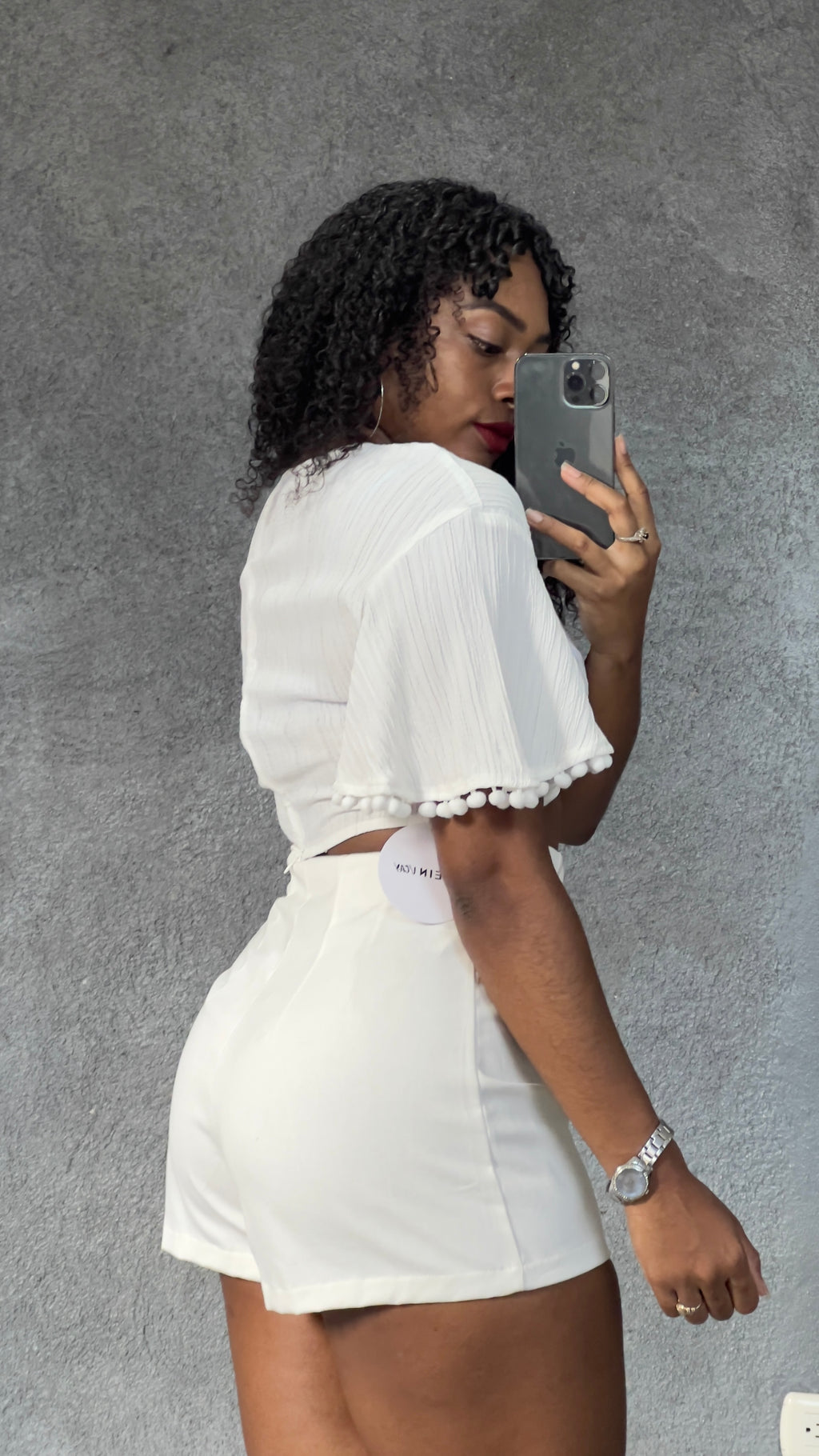 Short blanco con pinzas