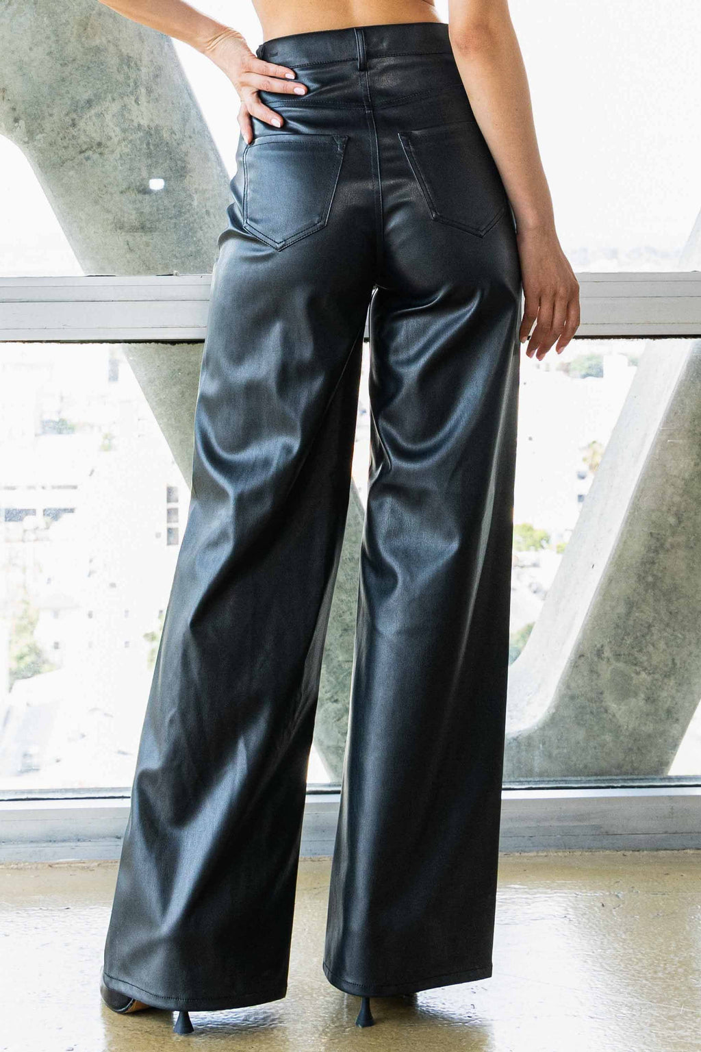 Pantalon de cuerina Vibrant