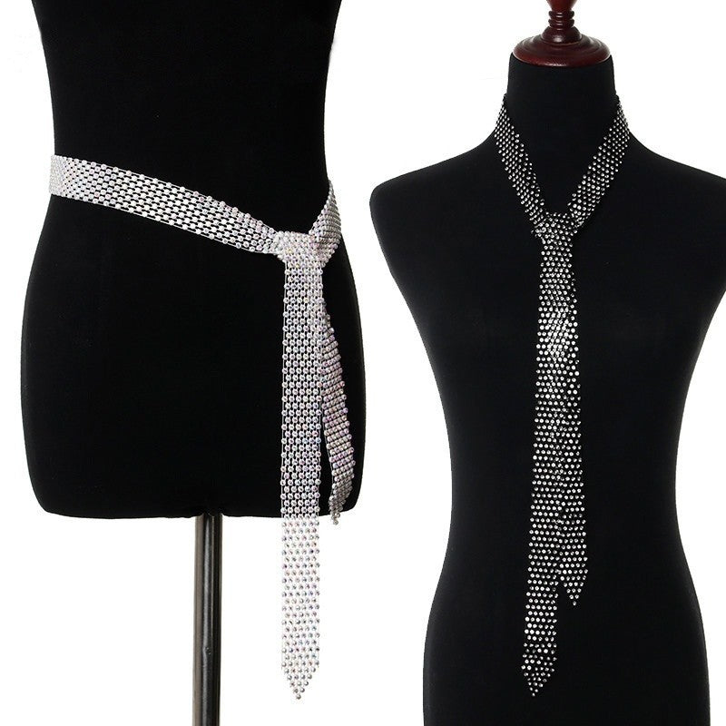 Collar corbata brillante