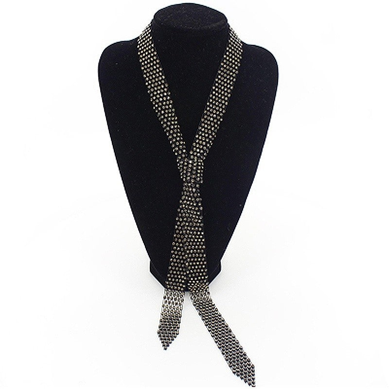 Collar corbata brillante