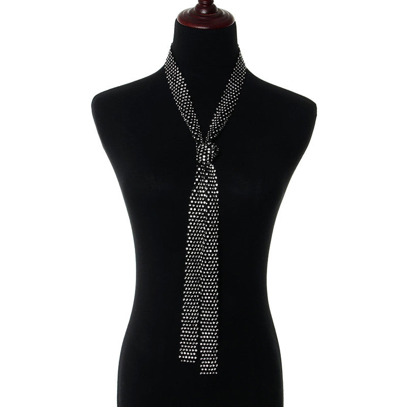 Collar corbata brillante