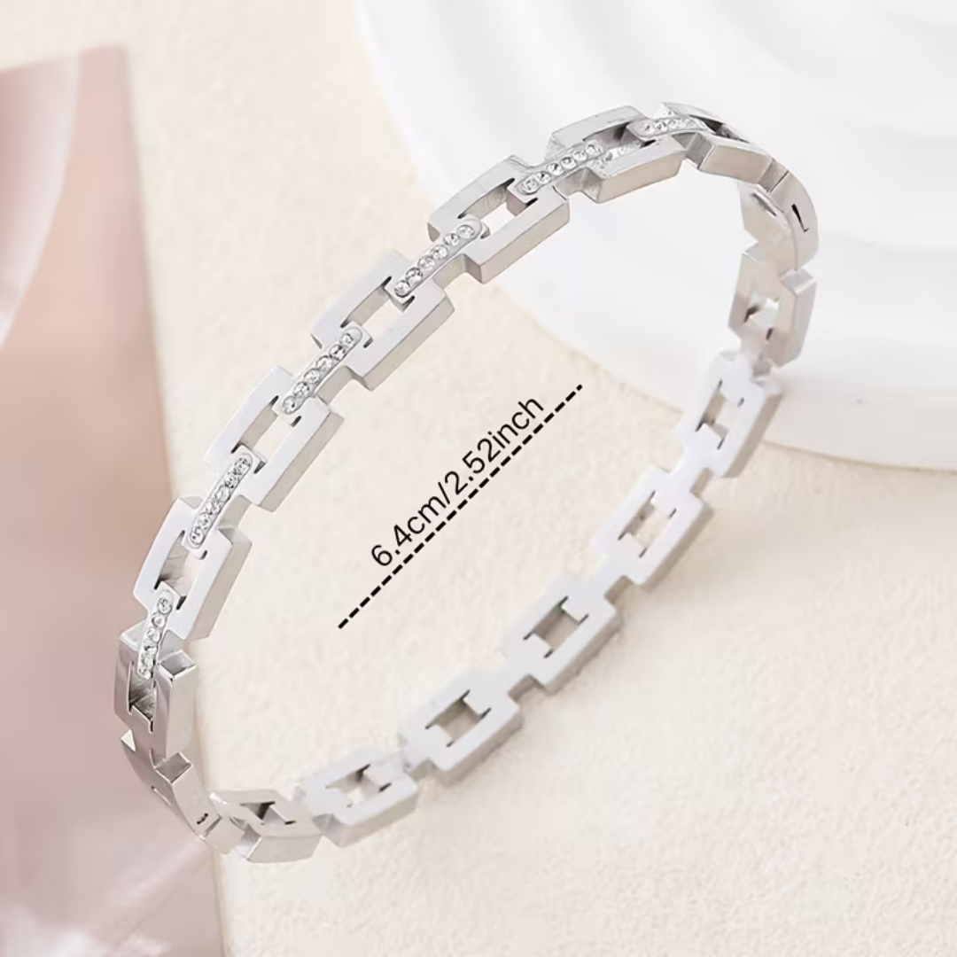 Pulsera plateada tipo cadena