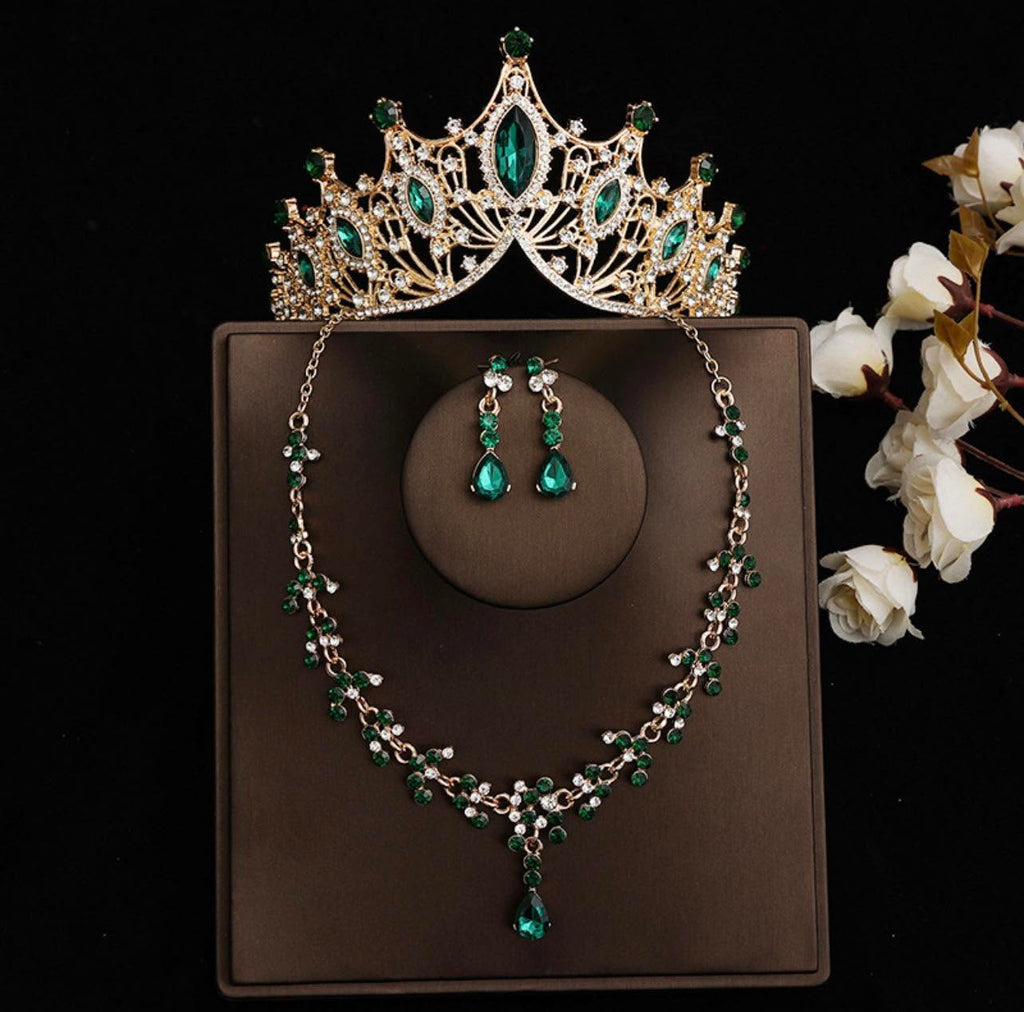 Set de corona dorado con verde