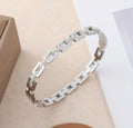 Pulsera plateada tipo cadena